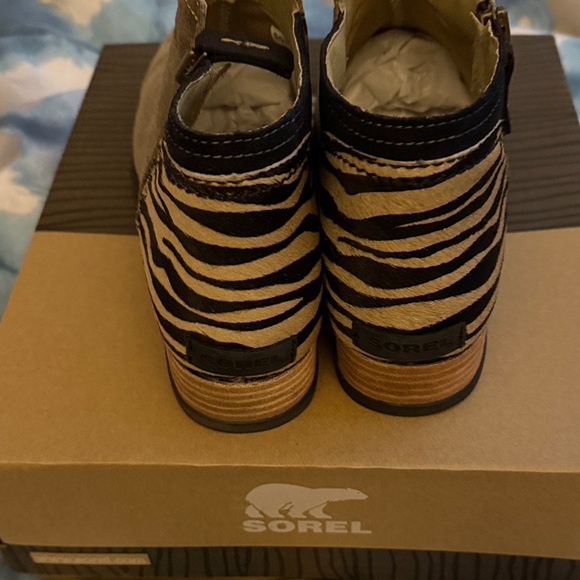 Sorel Women's Zebra Stripe Ankle Booties - Picture 6 of 7